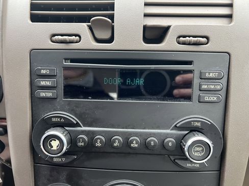 Used 2007 Chevrolet Malibu LS image 17