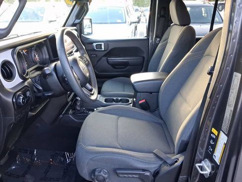 Used 2024 Jeep Wrangler Unlimited Sport AWD/4WD image 14