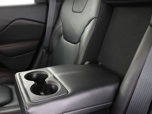 Used 2016 Jeep Cherokee Trailhawk w/ Comfort/Convenience Group image 35