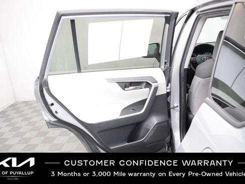 Used 2021 Toyota RAV4 XLE w/ XLE Grade Weather Package AWD/4WD image 11