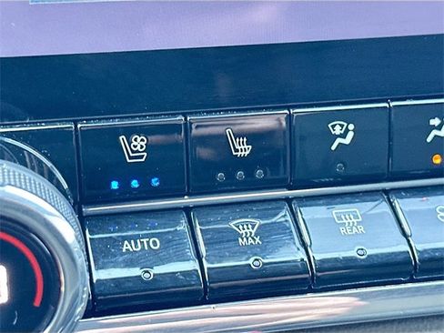 Used 2024 Chevrolet Colorado ZR2 w/ ZR2 Convenience Package III image 19