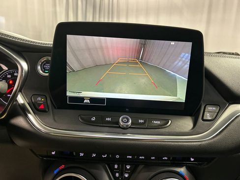 Used 2025 Chevrolet Blazer LT FWD image 18