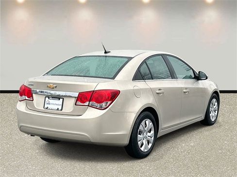 Used 2012 Chevrolet Cruze LS w/ Connectivity Package image 5