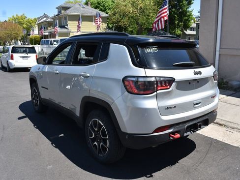 Used 2025 Jeep Compass Trailhawk w/ Trailer Tow Group AWD/4WD image 8