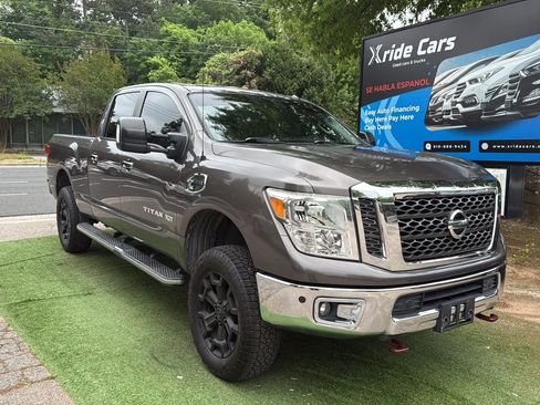 Used 2016 Nissan Titan SV RWD image 1