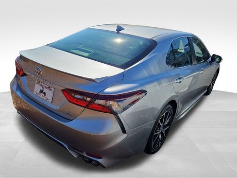 Used 2023 Toyota Camry SE image 6