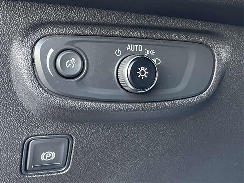 Used 2021 GMC Terrain SLE w/ Driver Convenience Package image 29