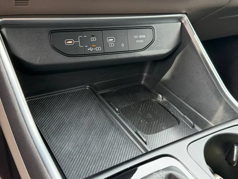 Used 2025 Kia Carnival EX FWD image 40