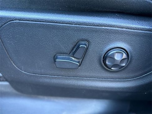 Used 2021 RAM 1500 Big Horn image 13