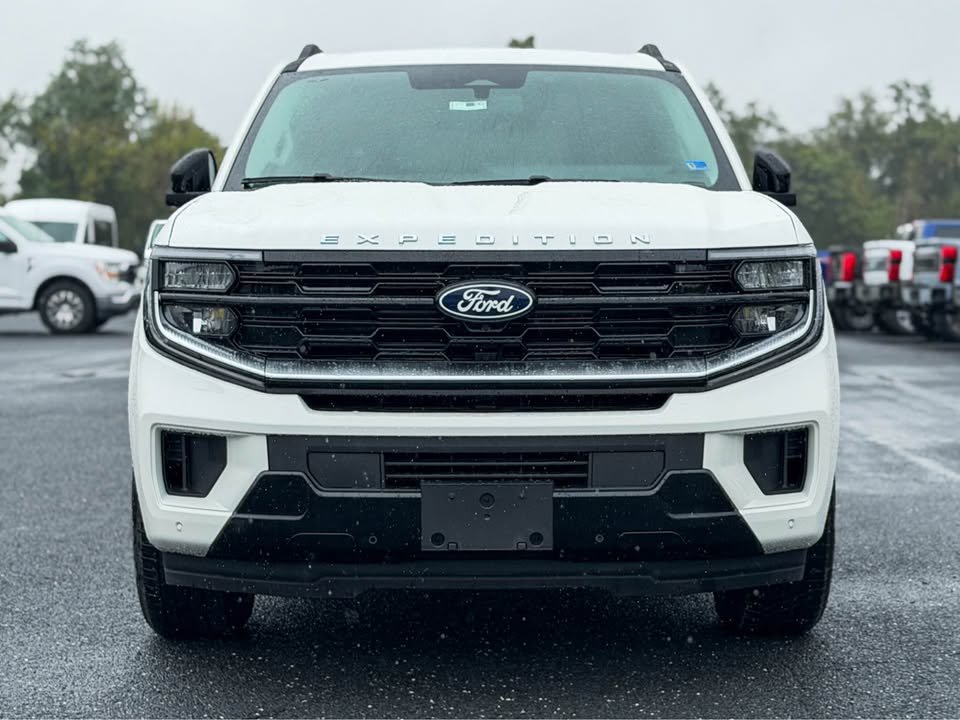 New 2027 Ford Expedition Platinum w/ Driver's Package AWD/4WD image 2
