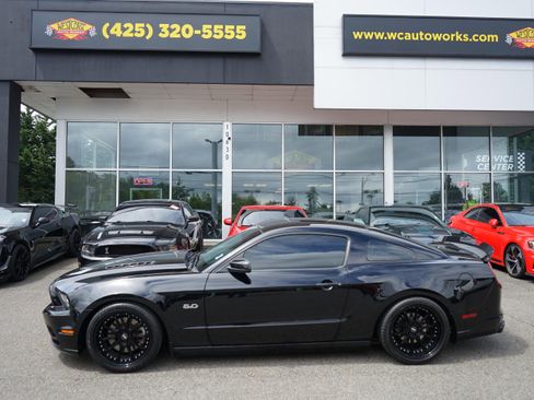 Used 2014 Ford Mustang GT w/ Equipment Group 301A RWD image 2