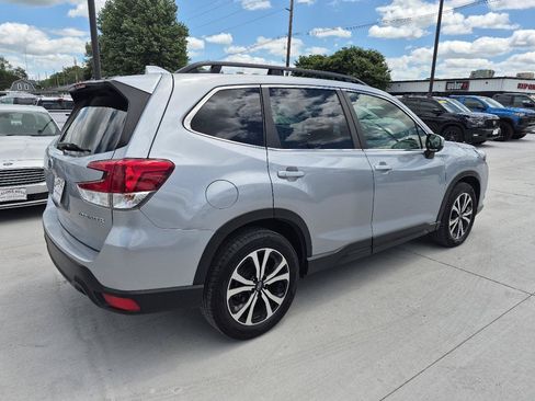 Used 2022 Subaru Forester Limited AWD/4WD image 6