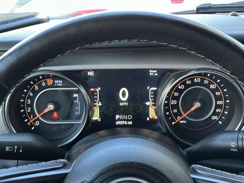 Used 2021 Jeep Wrangler Sport S image 24