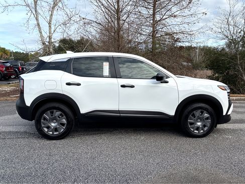 Certified 2025 Nissan Kicks S image 24