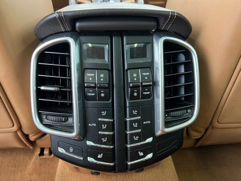 Used 2012 Porsche Cayenne Turbo AWD/4WD image 37
