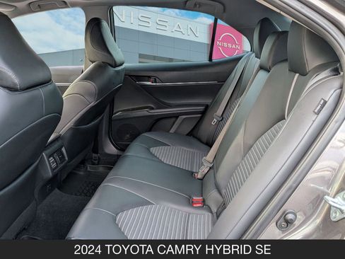Used 2024 Toyota Camry SE image 17