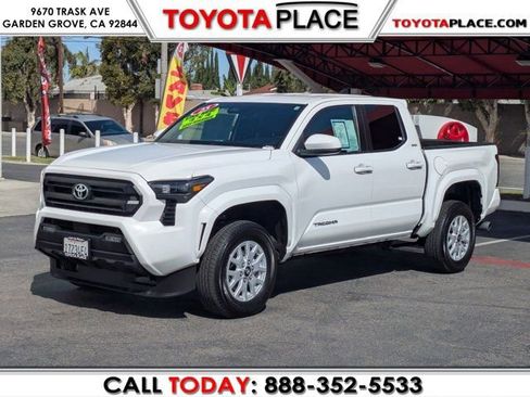 Used 2025 Toyota Tacoma SR5 image 1
