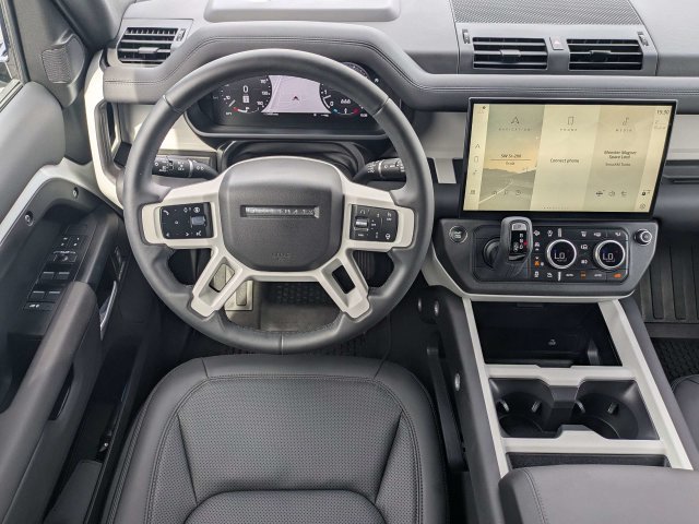 Used 2026 Land Rover Defender 110 X-Dynamic SE AWD/4WD image 17