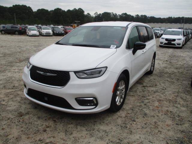 Certified 2025 Chrysler Pacifica Select FWD image 2