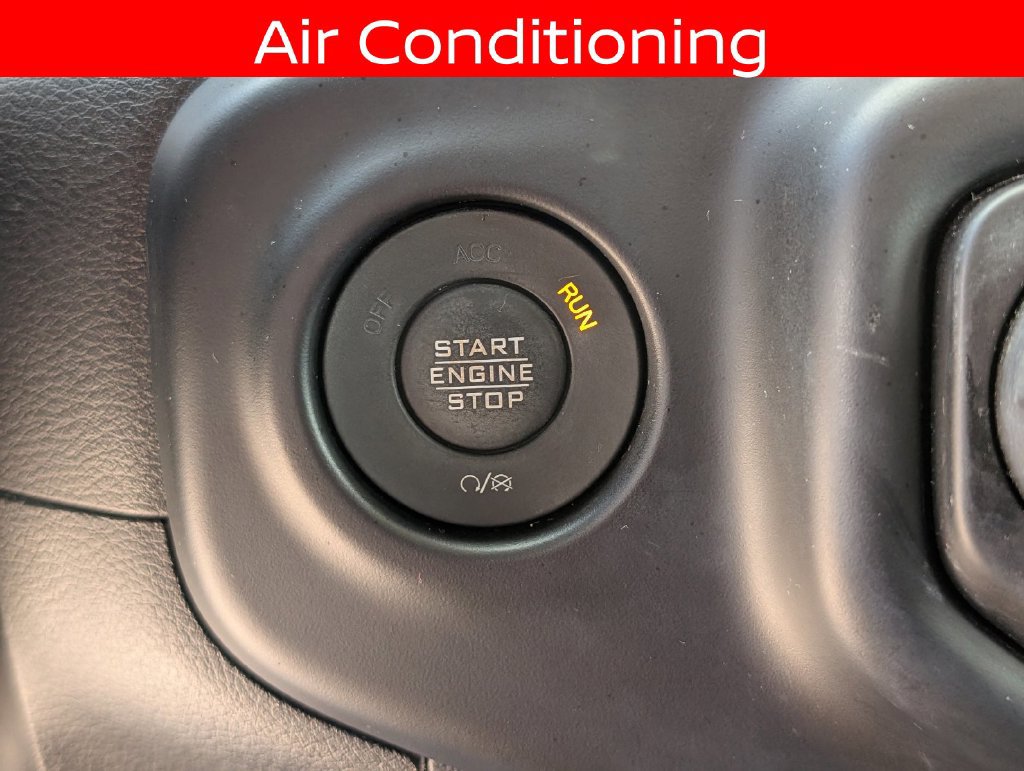 Used 2023 Jeep Gladiator Sport AWD/4WD image 21
