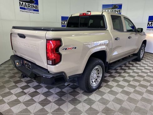 Used 2024 Chevrolet Colorado W/T w/ Technology Package AWD/4WD image 16