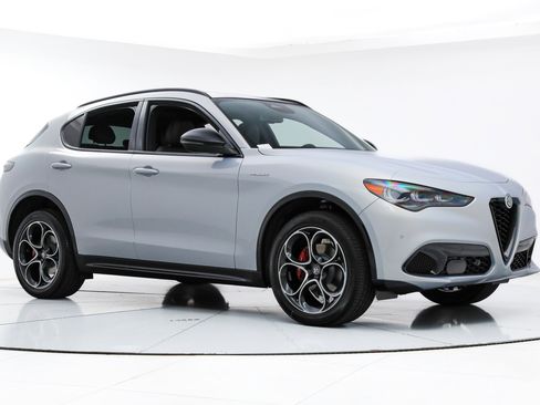 New 2026 Alfa Romeo Stelvio Sprint w/ Convenience Package AWD/4WD image 7