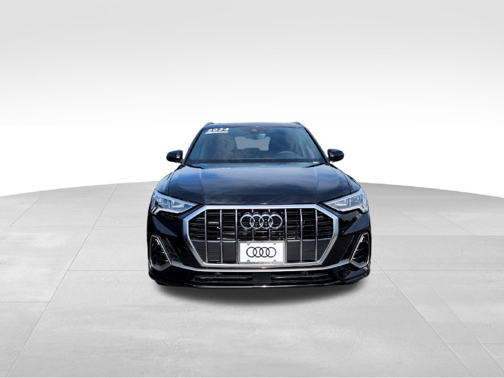 Certified 2024 Audi Q3 2.0T Premium AWD/4WD image 2