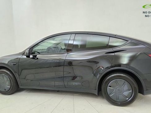 Used 2026 Tesla Model Y 2WD image 4