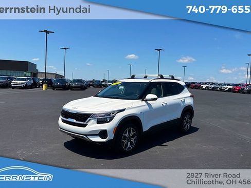 Used 2023 Kia Seltos EX AWD/4WD image 3