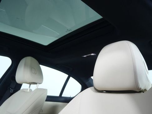 Certified 2025 BMW 330i Sedan image 12