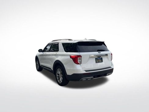 Used 2023 Ford Explorer XLT w/ Equipment Group 202A RWD image 6