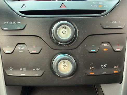 Used 2012 Ford Explorer XLT AWD/4WD image 19