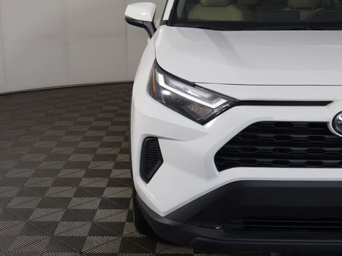 Used 2025 Toyota RAV4 XLE AWD/4WD image 11