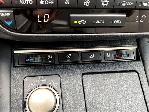 Used 2018 Lexus ES 350 w/ Ultra Luxury Package FWD image 35