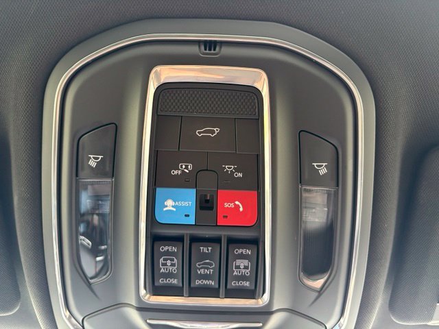 Used 2025 Jeep Grand Cherokee Summit AWD/4WD image 27