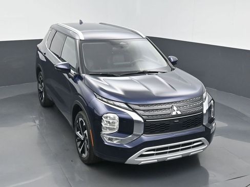 Used 2024 Mitsubishi Outlander SEL image 3