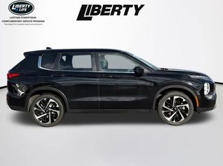 Used 2023 Mitsubishi Outlander SE video 2
