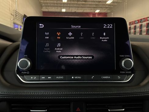 Used 2025 Nissan Rogue SV FWD image 30