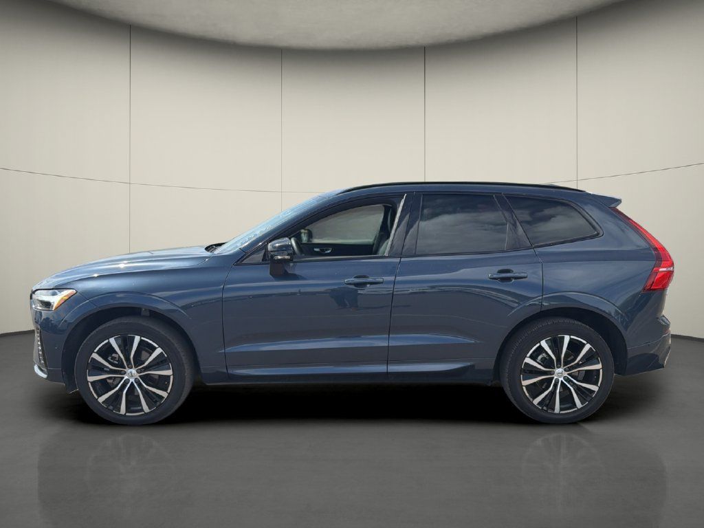 Used 2024 Volvo XC60 B5 Plus w/ Protection Package Premier AWD/4WD image 4