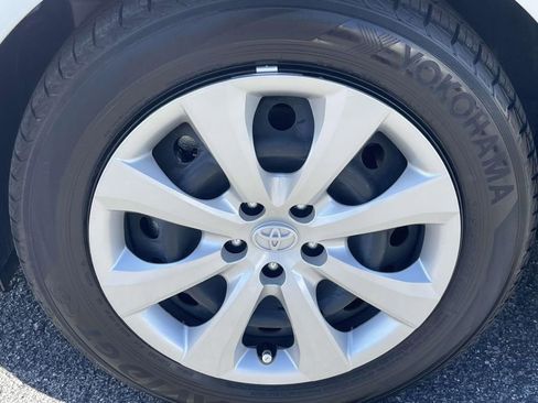 Used 2025 Toyota Corolla LE image 8