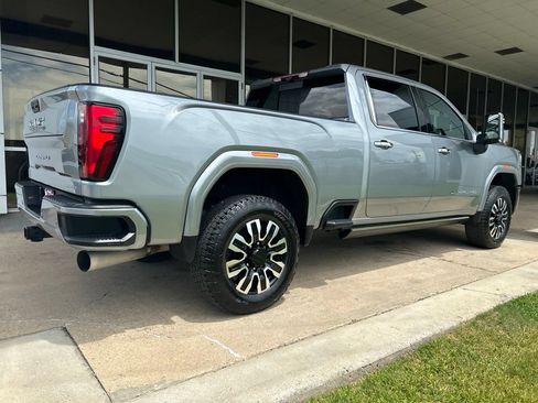 Used 2024 GMC Sierra 2500 Denali Ultimate w/ Max Trailering Package AWD/4WD image 7