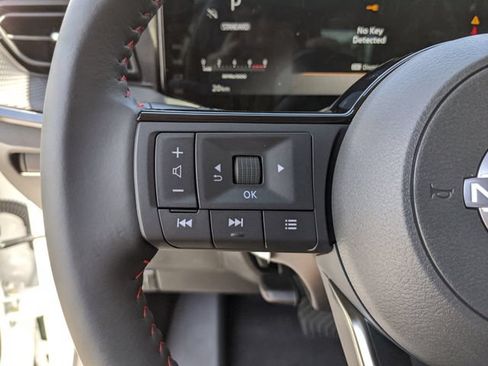 Certified 2025 Nissan Kicks SR FWD image 37