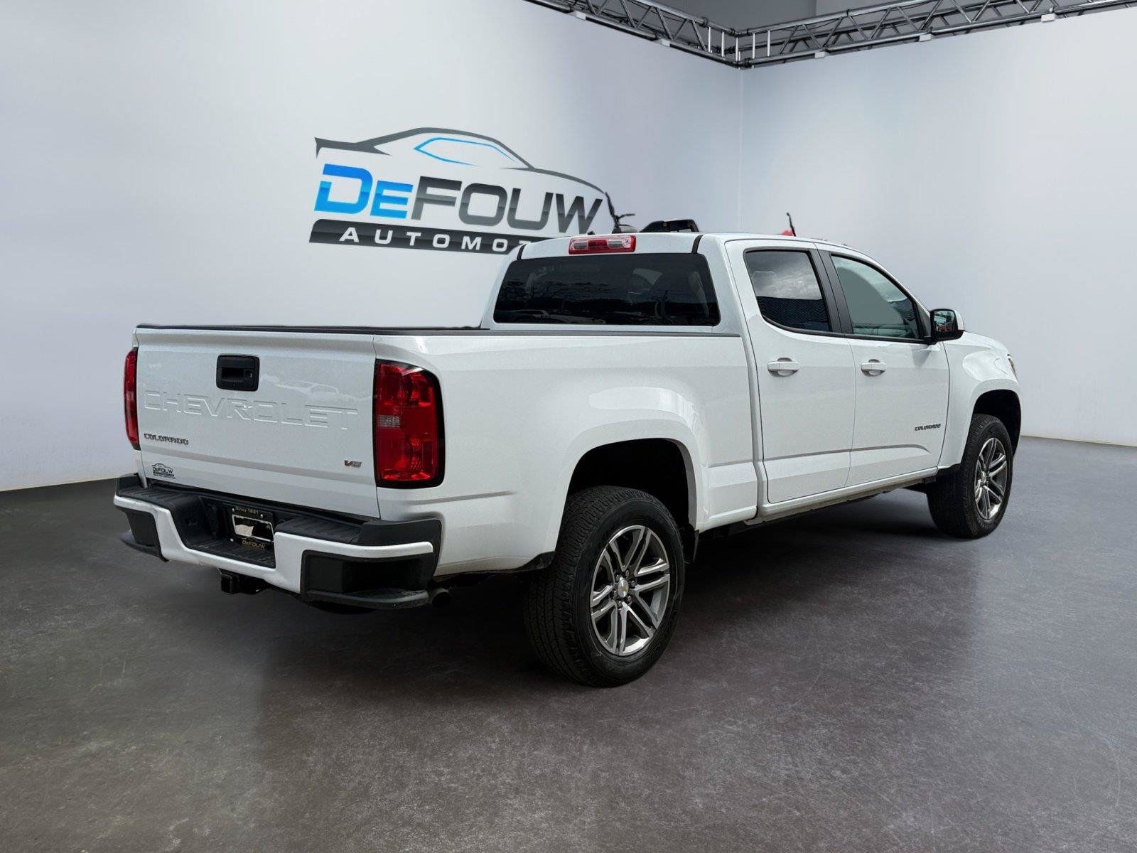 Used 2022 Chevrolet Colorado W/T w/ Custom Special Edition RWD image 3