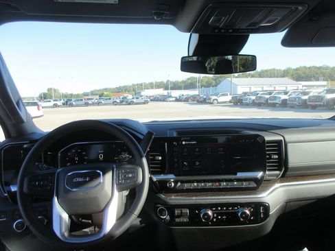 New 2026 GMC Sierra 3500 SLE w/ SLE Value Package image 14