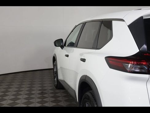 Used 2023 Nissan Rogue S FWD image 16