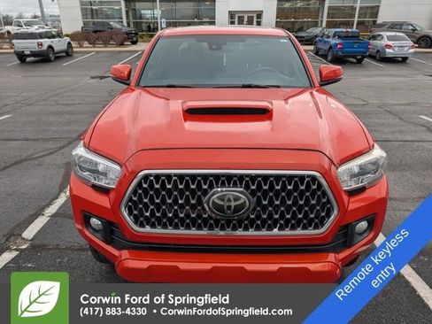 Used 2018 Toyota Tacoma TRD Sport w/ TRD Premium Sport Package image 2