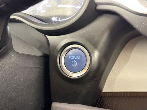 Certified 2024 Toyota Sienna XLE FWD image 21