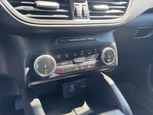Used 2023 Ford Escape Active w/ Cold Weather Package FWD image 17
