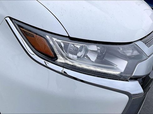 Used 2019 Mitsubishi Outlander ES image 32
