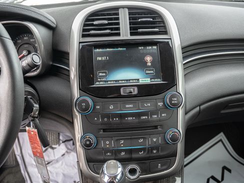Used 2015 Chevrolet Malibu LT image 31